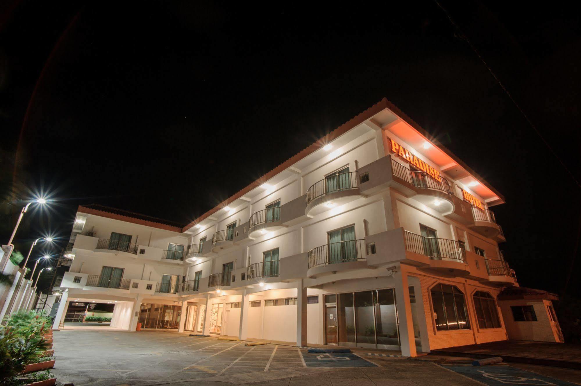 Paradise Hotel Saipan Buitenkant foto