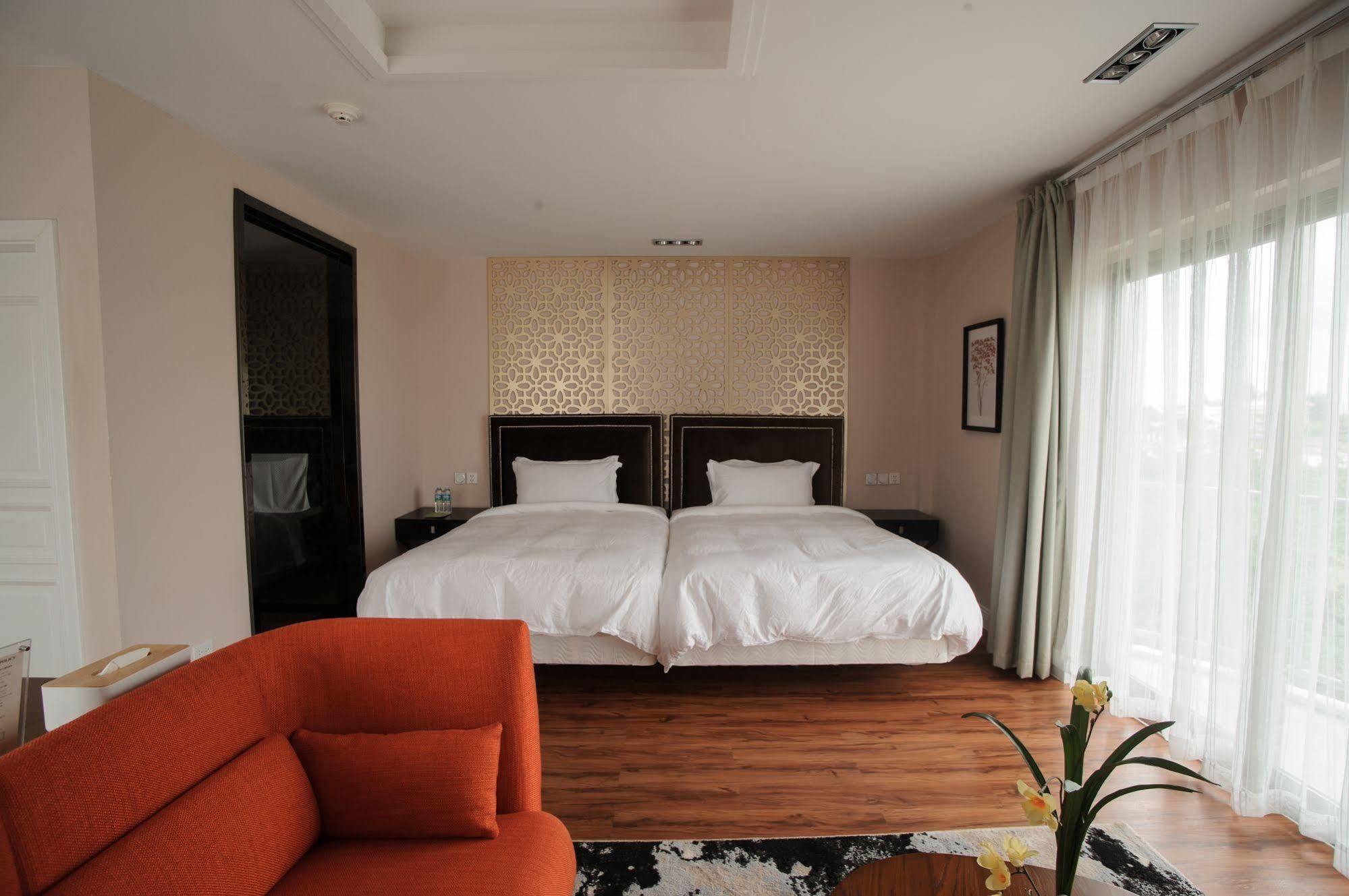 Paradise Hotel Saipan Buitenkant foto